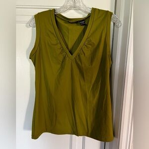 New York & Company Olive Green Sleeveless V-Neck Stretch Tank Top Women’s Size L
